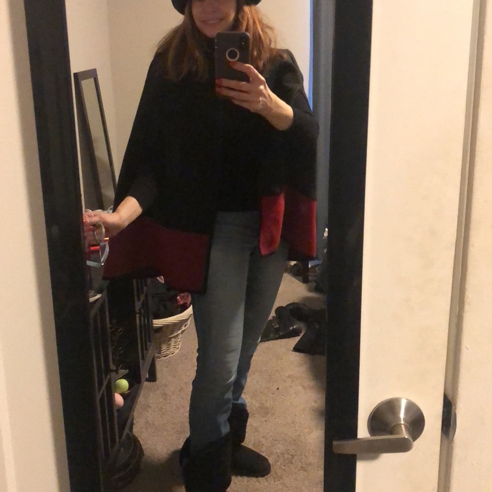 EUC Shein Black & Red Cape Size XS - Picture 2 of 7